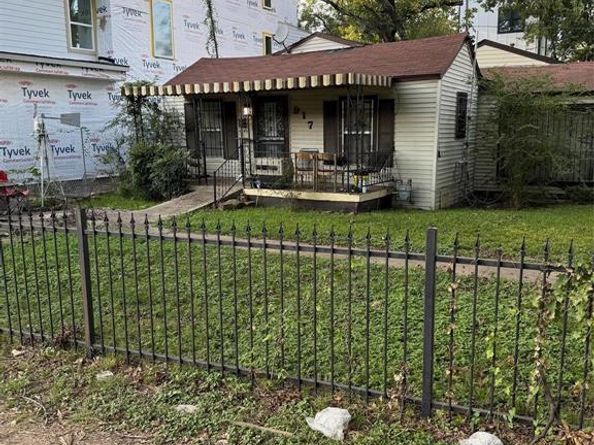 917  Walkway Street , Dallas Texas 75212