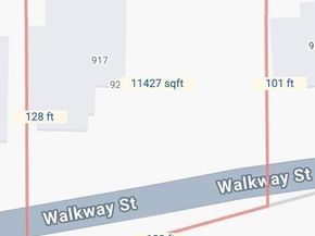 917  Walkway Street , Dallas Texas 75212