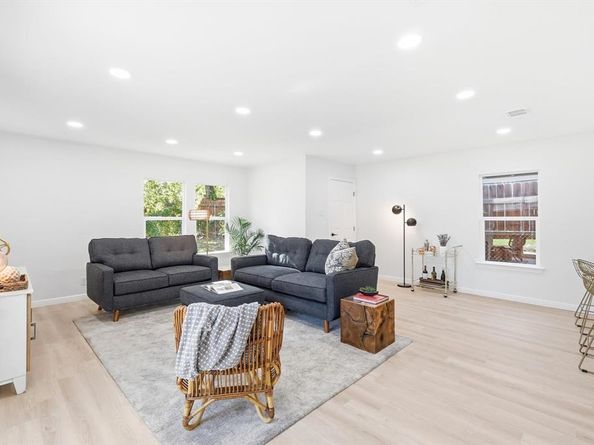 158  Centennial Drive , Lewisville Texas 75067