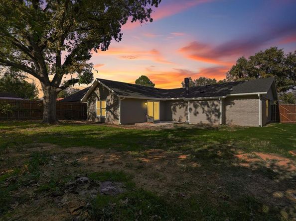 158  Centennial Drive , Lewisville Texas 75067