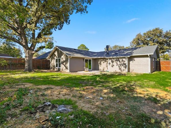 158  Centennial Drive , Lewisville Texas 75067