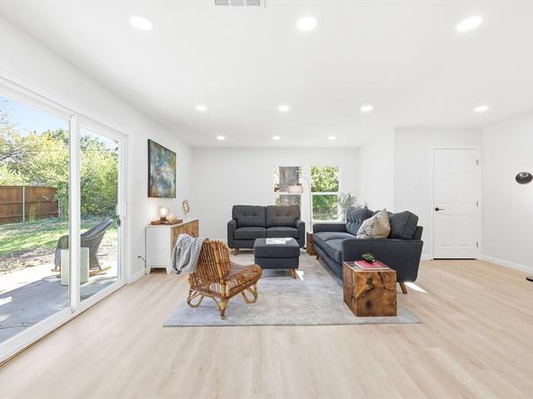 158  Centennial Drive , Lewisville Texas 75067