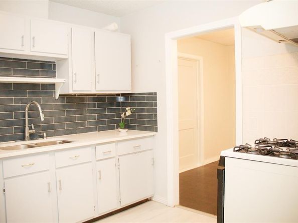 1318 S Ewing Avenue , Dallas Texas 75216