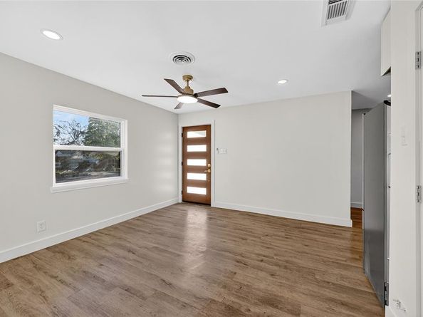 2655  Larry Drive , Dallas Texas 75228