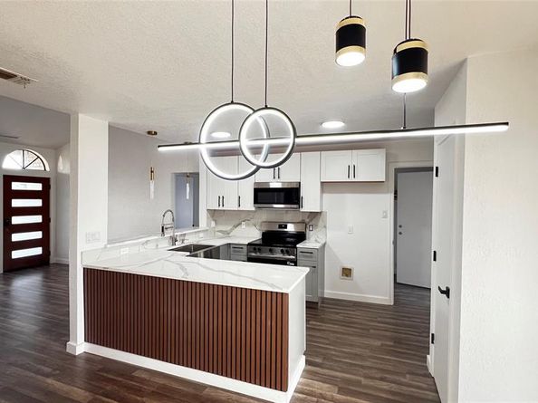 1116  Cresthaven Drive , Lancaster Texas 75134