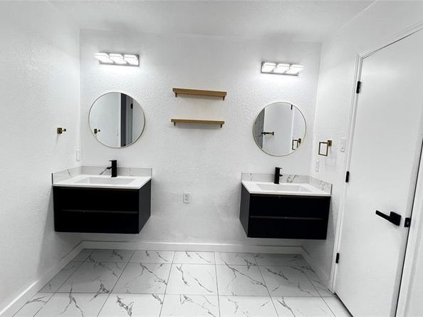 1116  Cresthaven Drive , Lancaster Texas 75134