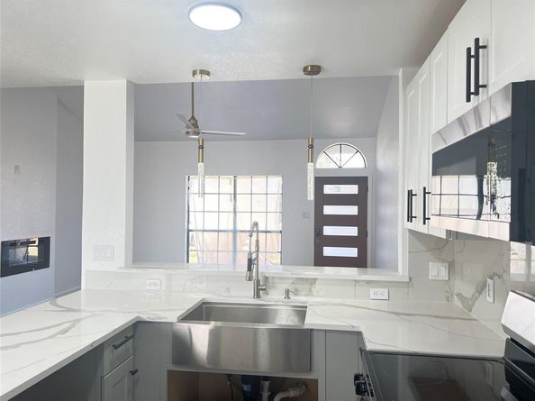 1116  Cresthaven Drive , Lancaster Texas 75134