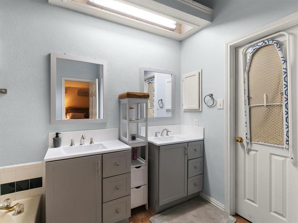 7652  Arbor Ridge Court , Fort Worth Texas 76112