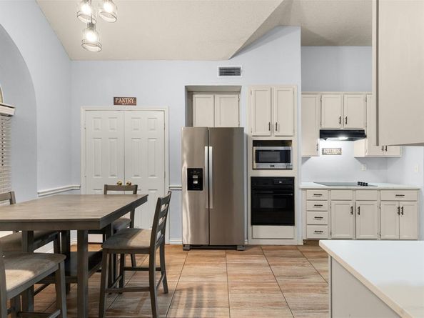 7652  Arbor Ridge Court , Fort Worth Texas 76112