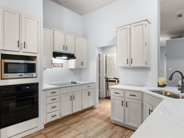 7652  Arbor Ridge Court , Fort Worth Texas 76112