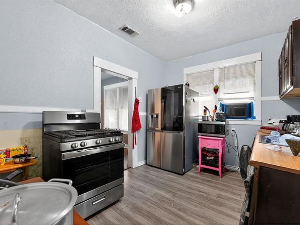 618  Cameron Avenue , Dallas Texas 75223