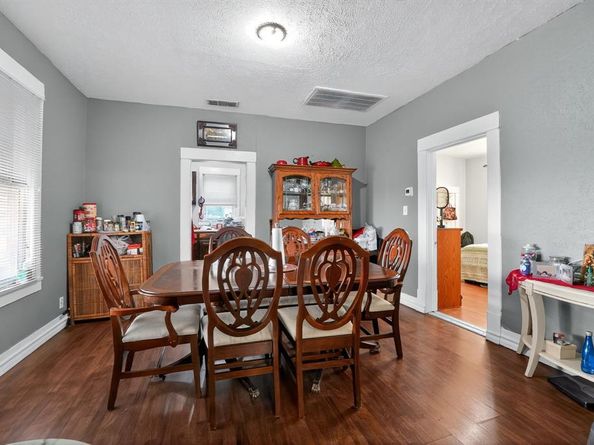 618  Cameron Avenue , Dallas Texas 75223