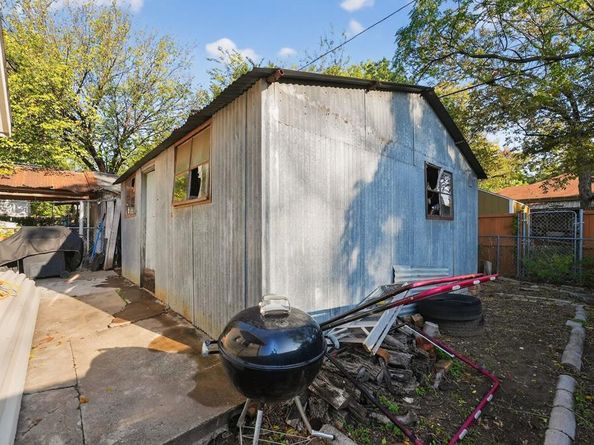 618  Cameron Avenue , Dallas Texas 75223