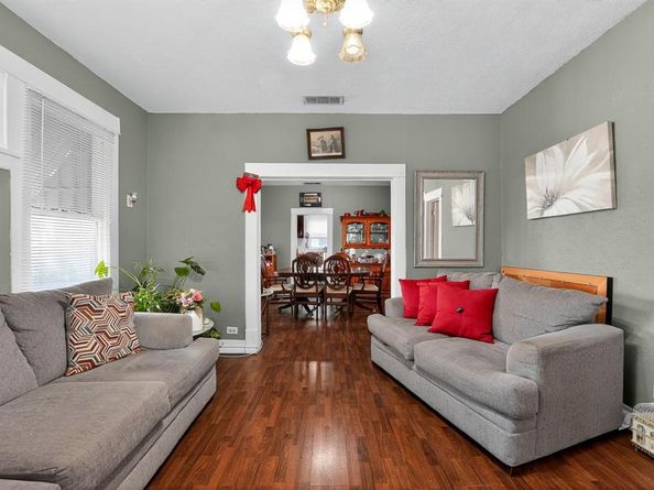 618  Cameron Avenue , Dallas Texas 75223