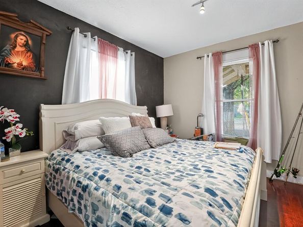 618  Cameron Avenue , Dallas Texas 75223