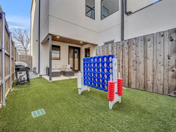 5014  Mission Avenue  A, Dallas Texas 75206