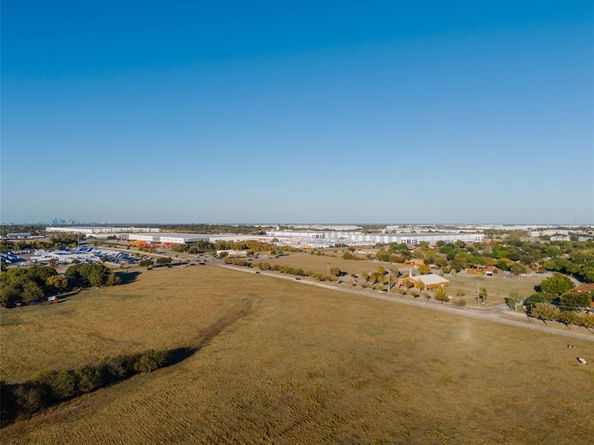 1357  Lake Grove Lane , DeSoto Texas 75115