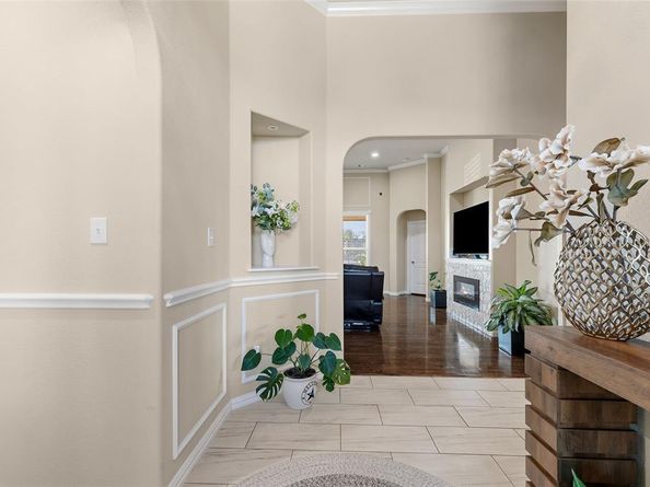 1357  Lake Grove Lane , DeSoto Texas 75115