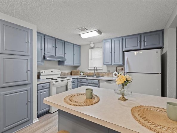 6706  Copperwood Court , Arlington Texas 76001