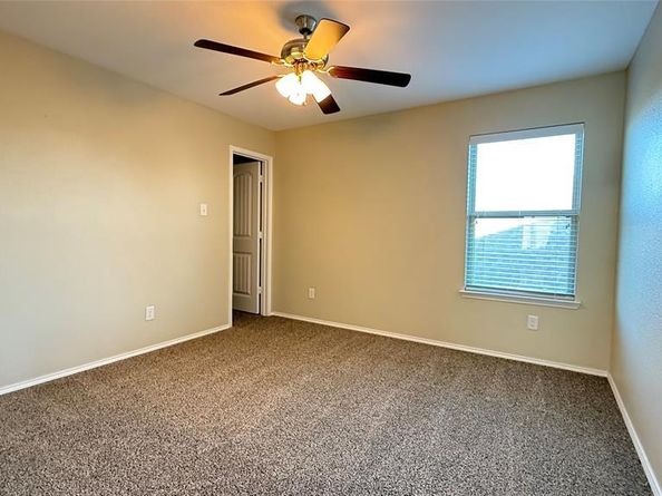 1009  Bruni Court , Aubrey Texas 76227