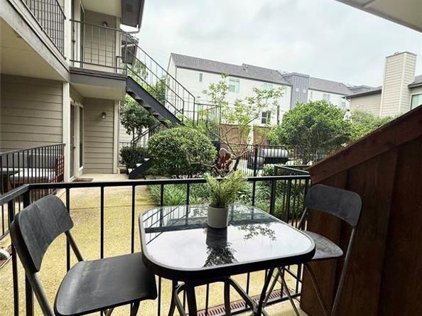 1503 N Garrett Avenue  109, Dallas Texas 75206