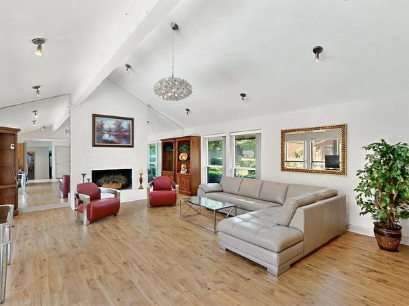 7109  Alpha Road , Dallas Texas 75240
