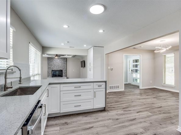15820  Meadow Vista Drive , Dallas Texas 75248