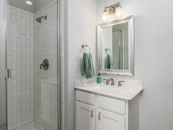 1315  Palm Canyon Drive  B8, Dallas Texas 75204