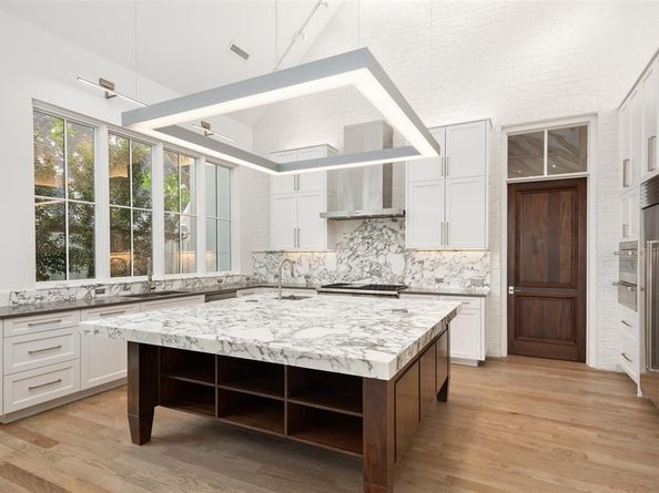 5747  Charlestown Drive , Dallas Texas 75230