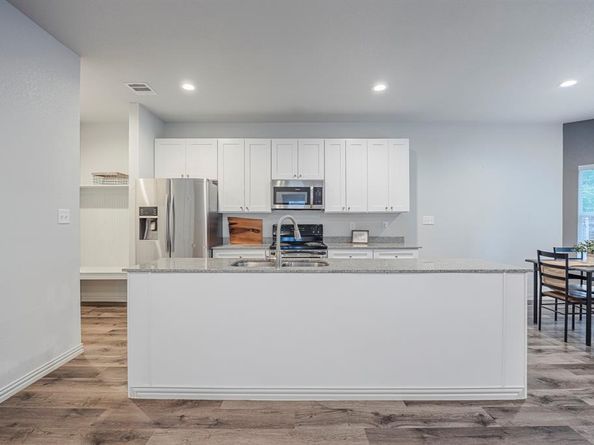 2801  17th Street , Fort Worth Texas 76106