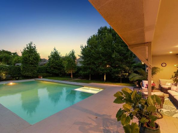 11514  Valleydale Drive , Dallas Texas 75230