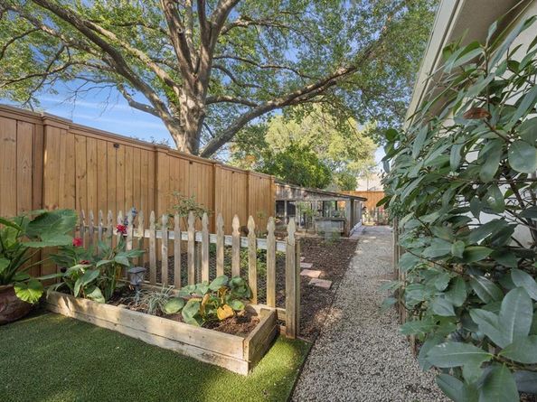 11514  Valleydale Drive , Dallas Texas 75230
