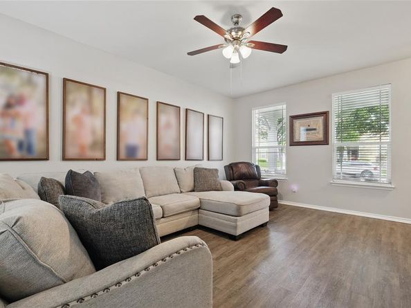 1612  Cambridge Drive , Providence Village Texas 76227