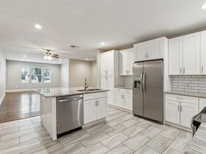 318 S Montreal Avenue , Dallas Texas 75208