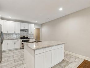 318 S Montreal Avenue , Dallas Texas 75208