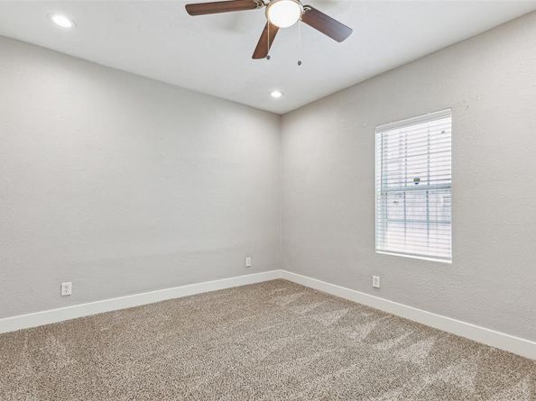 318 S Montreal Avenue , Dallas Texas 75208