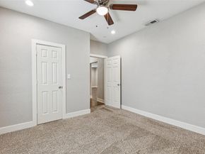 318 S Montreal Avenue , Dallas Texas 75208