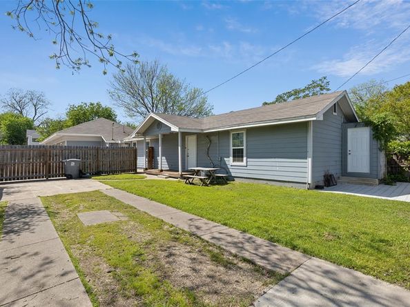 318 S Montreal Avenue , Dallas Texas 75208