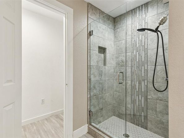 318 S Montreal Avenue , Dallas Texas 75208
