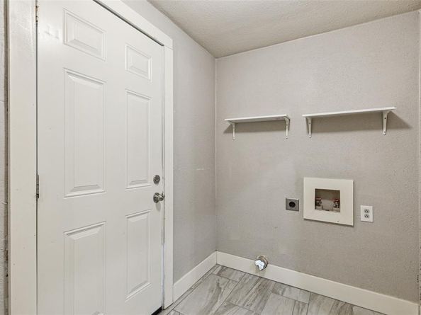 318 S Montreal Avenue , Dallas Texas 75208