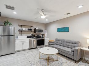 318 S Montreal Avenue , Dallas Texas 75208