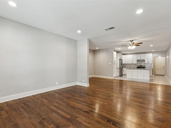 318 S Montreal Avenue , Dallas Texas 75208