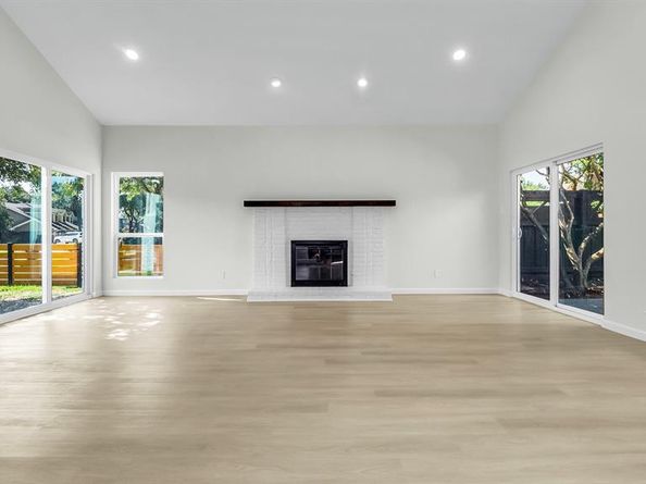 6701  Beth Court , Garland Texas 75044