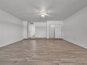 8812 S Normandale Street , Fort Worth Texas 76116