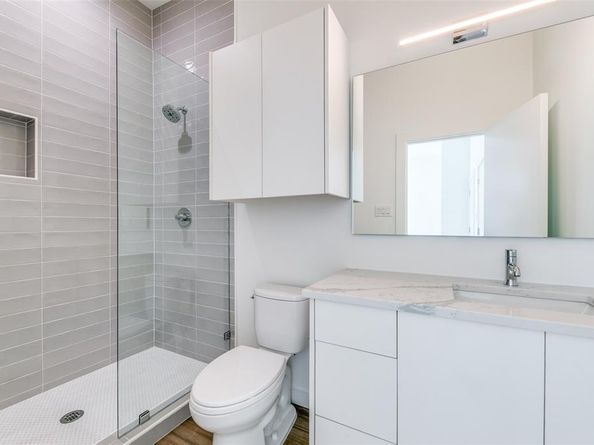 1727  Novela Way , Dallas Texas 75215