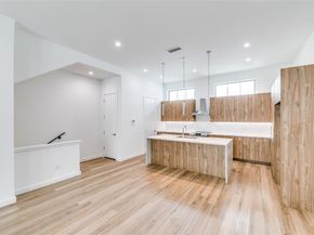 1727  Novela Way , Dallas Texas 75215