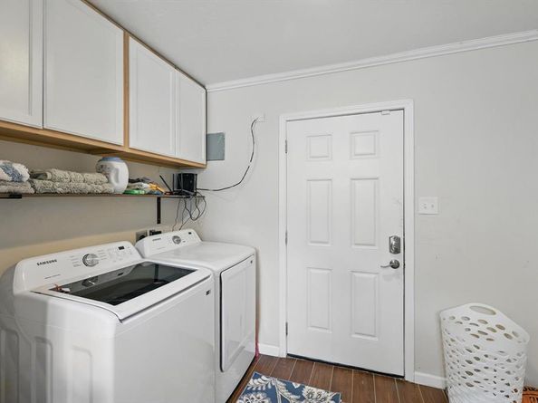 1520  Oakhurst Scenic Drive , Fort Worth Texas 76111