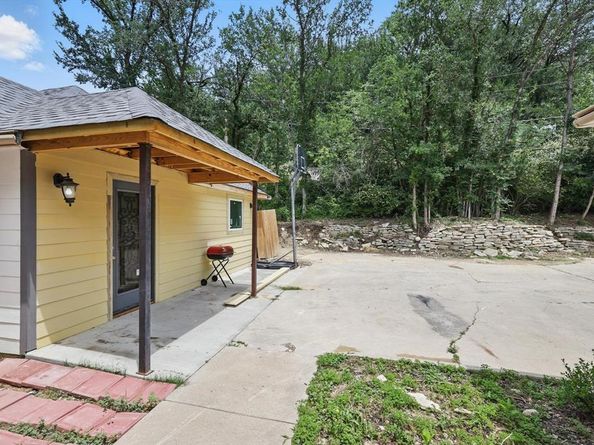 1520  Oakhurst Scenic Drive , Fort Worth Texas 76111