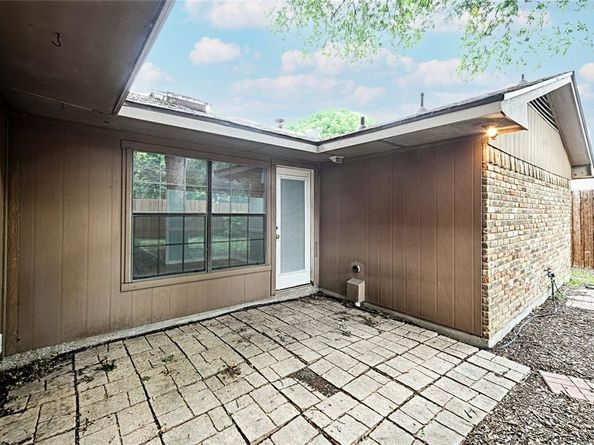 614  Brookfield Drive , Garland Texas 75040