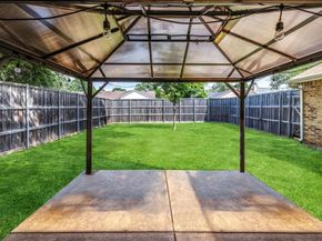 112  Rustic Ridge Drive , Garland Texas 75040